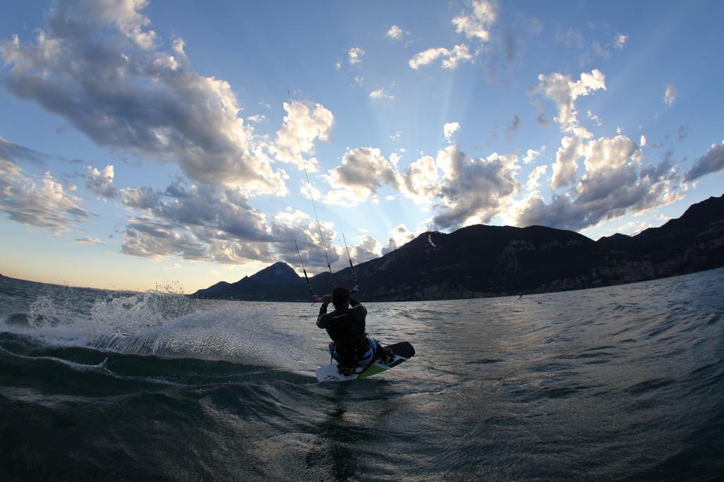 Kite&Lounge Hotel Club da Baia Brenzone sul Garda Exterior foto